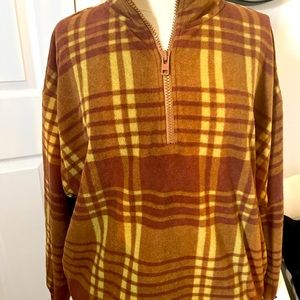 Almost new polar sweater with zip.